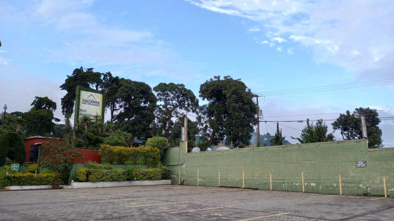 Hotel Y Restaurante Hacienda Los Volcanes Santa Lucia Milpas Altas Exterior photo