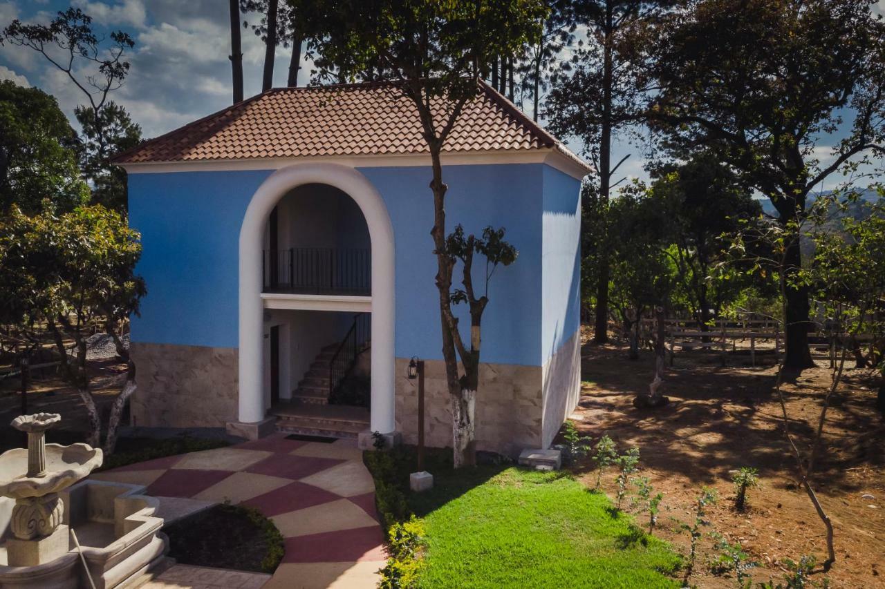 Hotel Y Restaurante Hacienda Los Volcanes Santa Lucia Milpas Altas Exterior photo